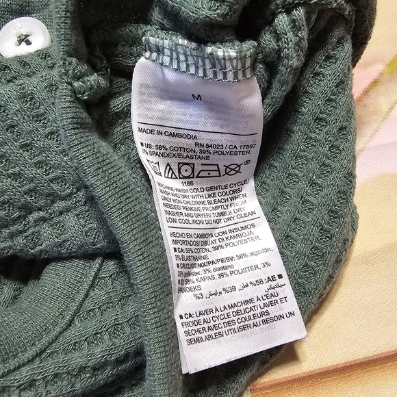 Old Navy olive green pajama top - Picture 6 of 8